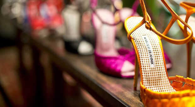 Manolo Blahnik випустив золоту колекцію взуття до 50-річчя бренду