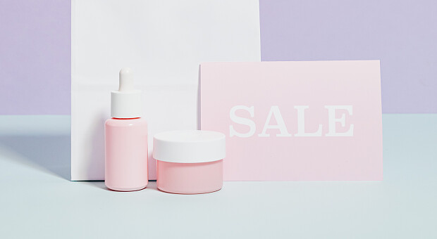 Чорна п'ятниця: 10 легендарних beauty-засобів, які можна купити зі знижкою