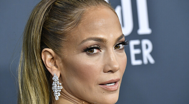 Дженніфер Лопес вдягнула жакет від українського бренду Valery Kovalska на American Music Awards