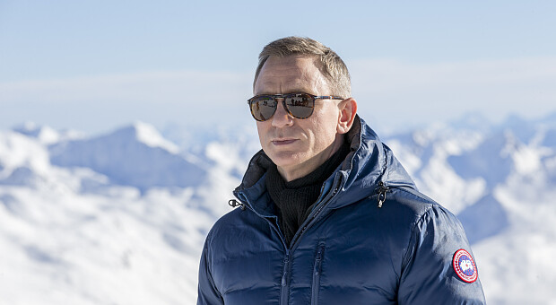 Одеться, как Джеймс Бонд: наряды для зимнего отдыха в горах из кино и музыкальных клипов