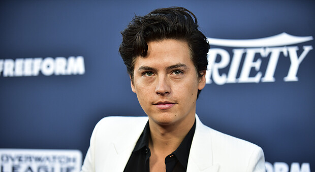 Коул Спроус стал лицом новой коллекции очков Versace