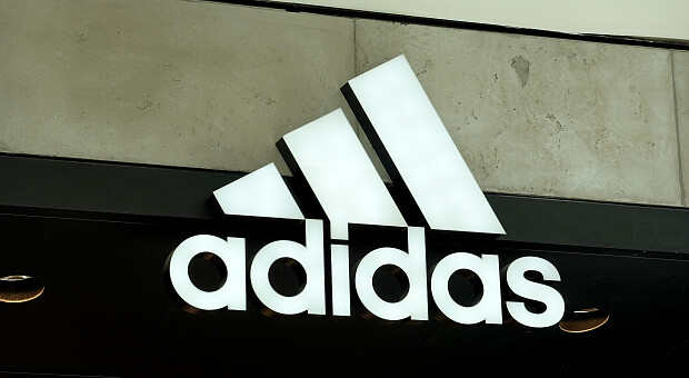 Adidas выпустил коллекцию спортивных бюстгальтеров Bra Revolution