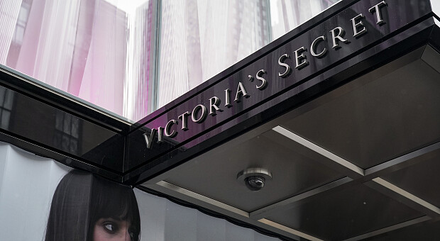 Victoria's Secret впервые взял в рекламную кампанию модель с синдромом Дауна