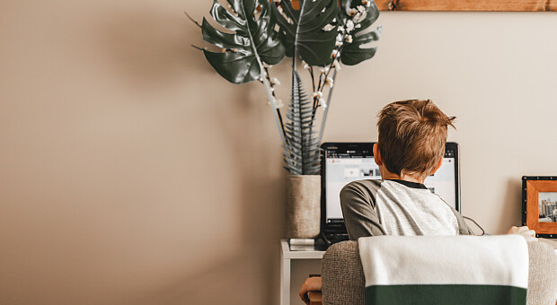 Навчання під час війни: як працюють школи, де вчитися біженцям і що буде з іспитами