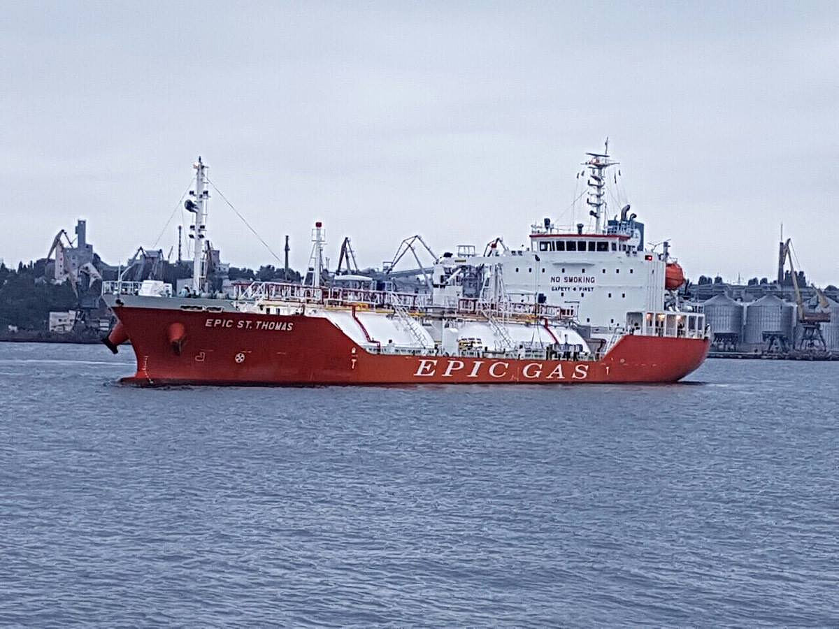 Epic St. Thomas. Перший танкер з СВГ, який компанія розвантажила в порту м. Чорноморськ у вересні 2016 року.