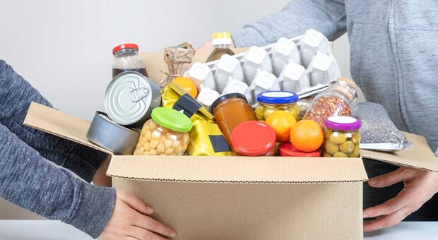 Как украинский ритейл помогал армии, ТрО и переселенцам с начала вторжения — исследование РАУ