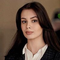 Аліна Абраменко