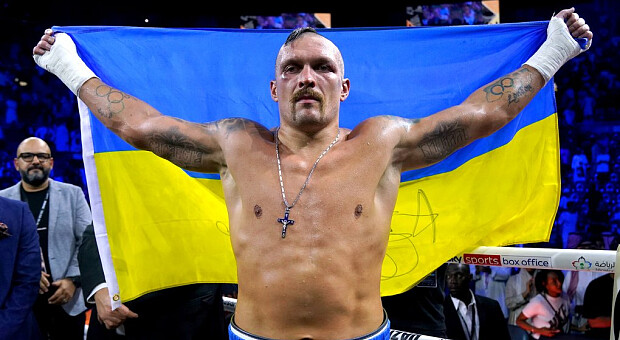 Олександр Усик: від рингу до футбольного поля