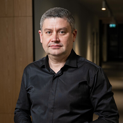 Олександр Гадомський Досьє на The Page