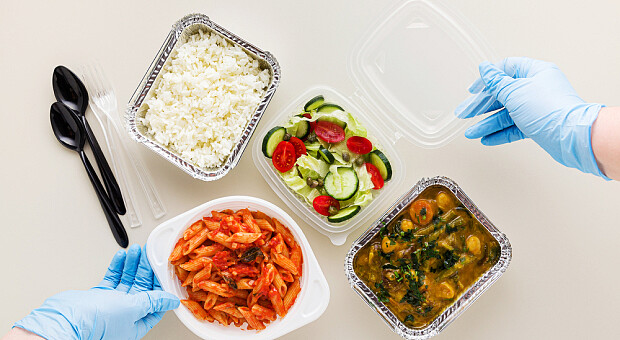 Одноразові контейнери для їжі збільшують ризик розвитку серцево-судинних захворювань — дослідження