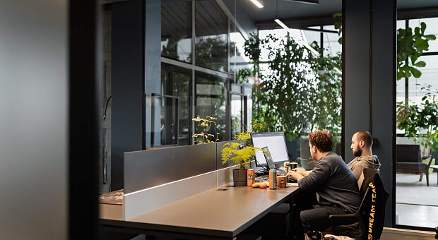 Технології, що об'єднують: як SharksCode будує команду мрії