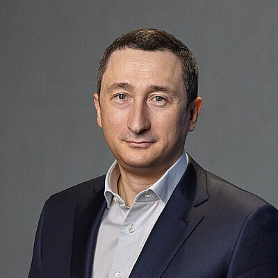 Олексій Чернишов Досьє на The Page