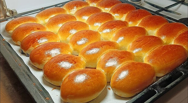 Тісто на окропі зробить ваші пиріжки пухкими та м’якими — ось простий рецепт