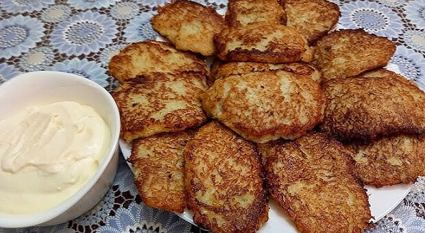 Секрет ідеальних дерунів, про який мовчали наші бабусі: всього 3 інгредієнти — і смак неймовірний