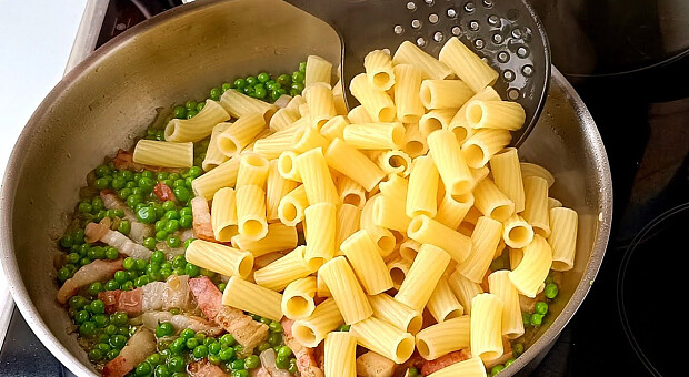 Що робити, якщо пересолив макарони