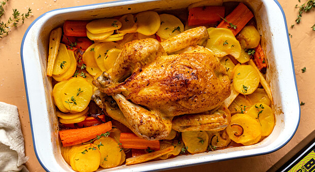 Гості будуть у шоці: простий рецепт вишуканої курки на новорічний стіл