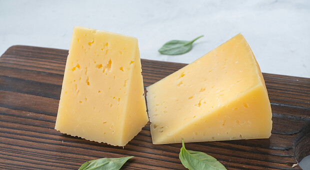 Сир для схуднення: як цей продукт може допомогти скинути зайві кілограми