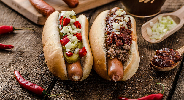 Як приготувати смачний домашній хот-дог — рецепт на велику компанію