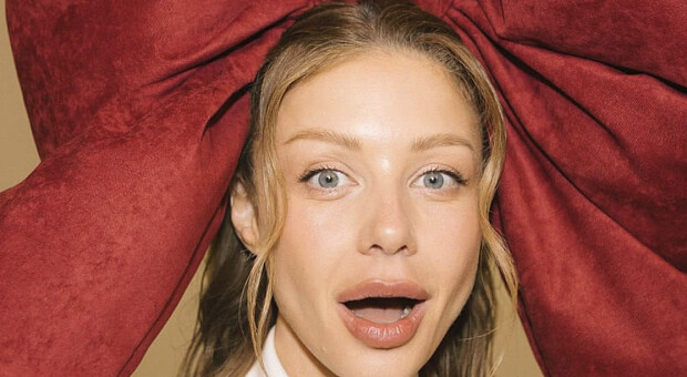 Тіна Кароль потрапила у скандал: співачку звинуватили у недоречності її нової пісні