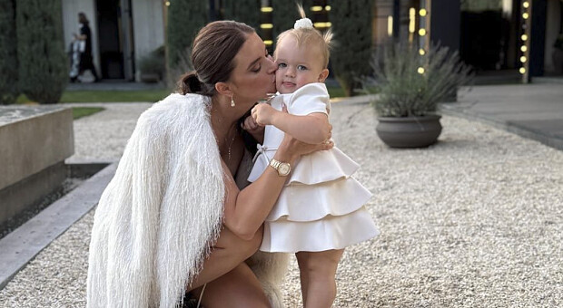 Наймолодшій доньці Олександра Усика — 2 роки. Як виглядає маленька Марія