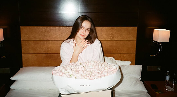 Автор хіта «Смарагдове небо» освідчився коханій