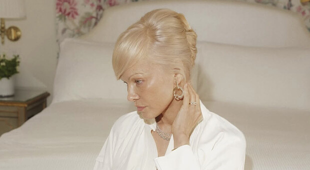 Її просто не впізнати: Памела Андерсон неочікувано змінила зовнішність