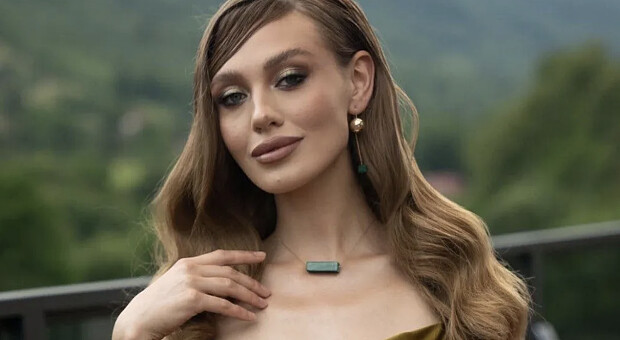 Що вдягнути, коли потепліє: три стильні образи з гардероба переможниці «Холостяка» Надін Головчук