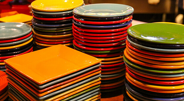 Блищатиме, як у ресторані: чим натерти посуд, аби він сяяв