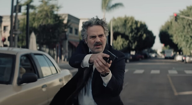 У прокаті з’явився трилер «Шлях до злочину» з Гемсвортом і Руффало: що відомо про фільм