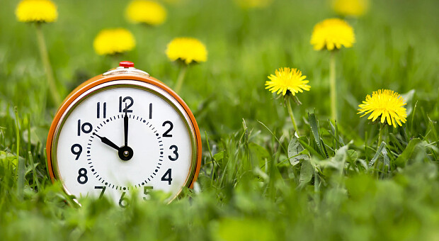 Коли переводять годинники на літній час у 2026 році в Україні