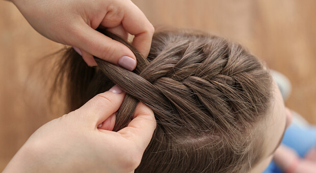 Як додати об’єм волоссю без дорогого стайлера