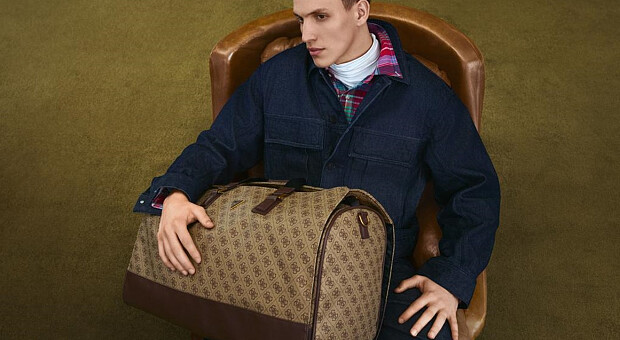 Як вибрати правильний колір взуття до джинсів? Прості правила для жінок і чоловіків