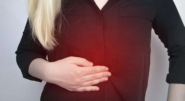 Що означає постійна важкість у шлунку — коли це сигнал звернутися до лікаря